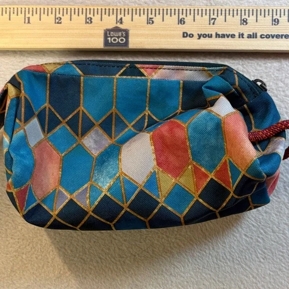 Kavu Multicolor Geometric Print with Blue Logo Patch - Picture 6 of 7